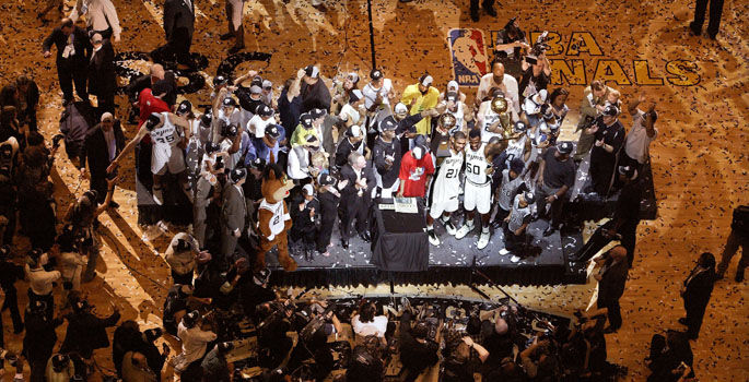 NBA编年史(2002-03):姚明来了! <a href=/lanqiu24/spurs/ target=_blank class=infotextkey>马刺</a>复仇<a href=/lanqiu24/lakers/ target=_blank class=infotextkey>湖人</a>