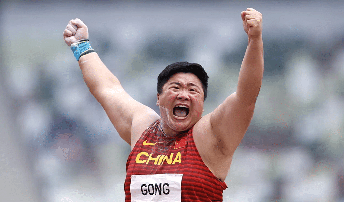 巩立姣太火了！林书豪请吃海鲜，张鹤伦表白，郭德纲发出邀约