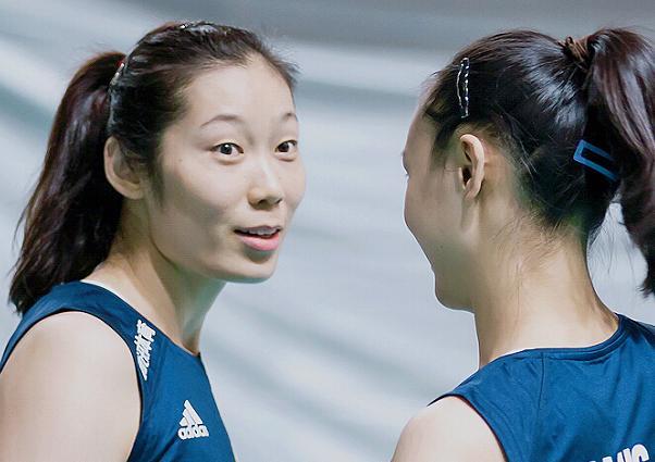 女排如何保住颜面？放弃七仙女，放下朱婷，扶正00后小将或是解药