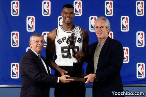 1994-95赛季NBA常规赛MVP：大卫-罗宾逊当选