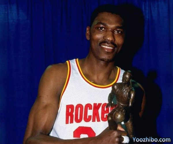 1993-94赛季NBA常规赛MVP：奥拉朱旺当选